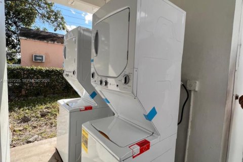 Propiedad comercial en venta en Miami, Florida, 173.54 m2 № 2053420 - foto 28