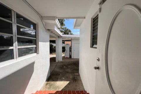 Propiedad comercial en venta en Miami, Florida, 173.54 m2 № 2053420 - foto 27