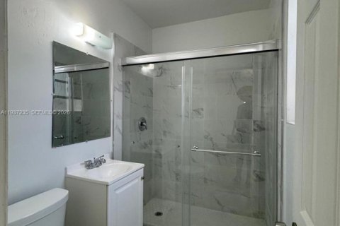 Propiedad comercial en venta en Miami, Florida, 173.54 m2 № 2053420 - foto 12