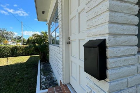 Propiedad comercial en venta en Miami, Florida, 173.54 m2 № 2053420 - foto 9