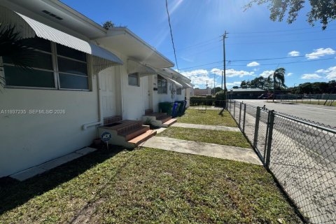 Propiedad comercial en venta en Miami, Florida, 173.54 m2 № 2053420 - foto 7