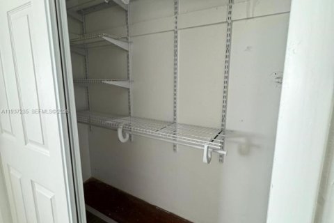 Propiedad comercial en venta en Miami, Florida, 173.54 m2 № 2053420 - foto 14