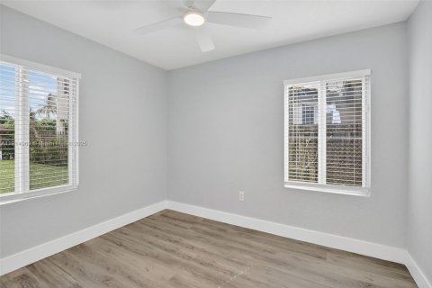 House in Fort Lauderdale, Florida 3 bedrooms, 112.32 sq.m. № 1971171 - photo 27