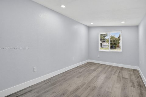 House in Fort Lauderdale, Florida 3 bedrooms, 112.32 sq.m. № 1971171 - photo 22