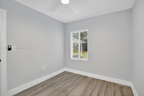 House in Fort Lauderdale, Florida 3 bedrooms, 112.32 sq.m. № 1971171 - photo 28