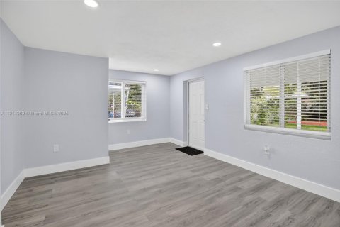 House in Fort Lauderdale, Florida 3 bedrooms, 112.32 sq.m. № 1971171 - photo 14