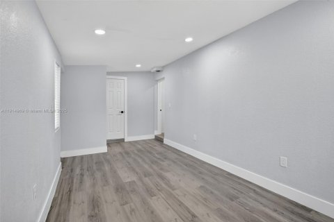 House in Fort Lauderdale, Florida 3 bedrooms, 112.32 sq.m. № 1971171 - photo 21