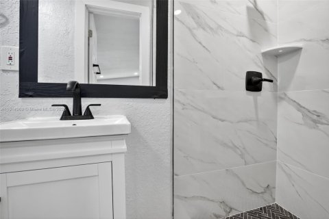 House in Fort Lauderdale, Florida 3 bedrooms, 112.32 sq.m. № 1971171 - photo 25