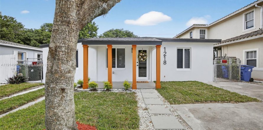 House in Fort Lauderdale, Florida 3 bedrooms, 112.32 sq.m. № 1971171
