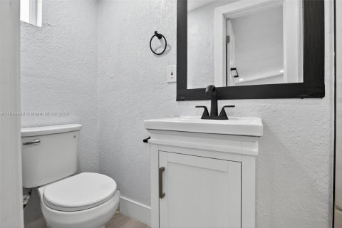 House in Fort Lauderdale, Florida 3 bedrooms, 112.32 sq.m. № 1971171 - photo 24