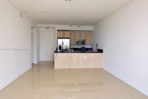 Купить кондоминиум в Майами, Флорида 1 спальня, 64.38м2, № 2427686 - фото 2