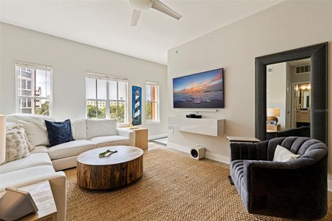 Condo in Saint Petersburg, Florida, 2 bedrooms № 2096237 - photo 14