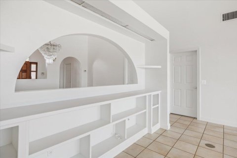 House in Vero Beach, Florida 4 bedrooms, 289.02 sq.m. № 2083099 - photo 16