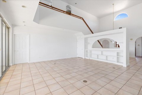 House in Vero Beach, Florida 4 bedrooms, 289.02 sq.m. № 2083099 - photo 15