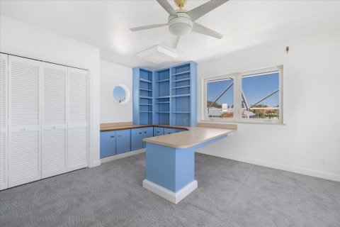 House in Vero Beach, Florida 4 bedrooms, 289.02 sq.m. № 2083099 - photo 28
