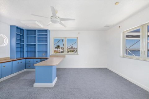 House in Vero Beach, Florida 4 bedrooms, 289.02 sq.m. № 2083099 - photo 27