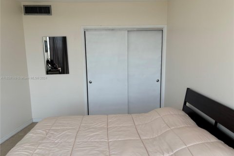 Condo in Miami Beach, Florida, 1 bedroom  № 1372608 - photo 8
