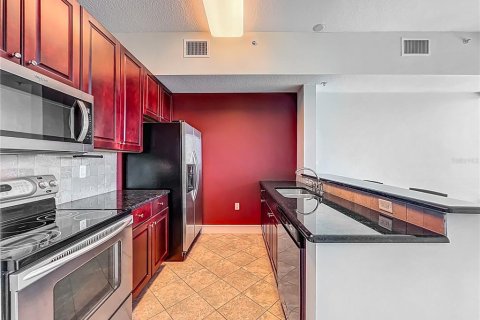 Condo in Orlando, Florida, 1 bedroom  № 1815498 - photo 11