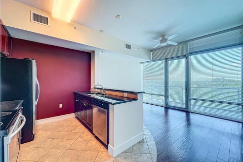 Condo in Orlando, Florida, 1 bedroom  № 1815498 - photo 12