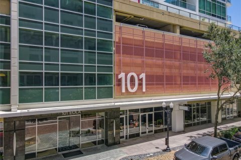 Condo in Orlando, Florida, 1 bedroom  № 1815498 - photo 1