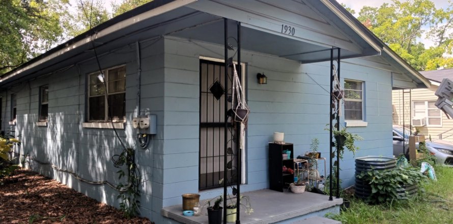 Duplex in Jacksonville, Florida 4 bedrooms, 115.38 sq.m. № 772078