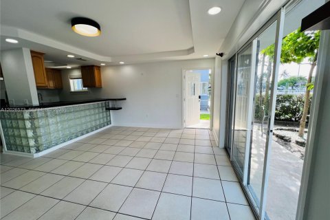 Снять в аренду квартиру в Майами-Бич, Флорида 2 спальни, 102.19м2, № 2077390 - фото 12