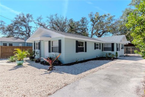 Commercial property in Clearwater, Florida 2 bedrooms, 118.54 sq.m. № 1760031 - photo 1