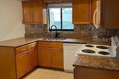 House in Safety Harbor, Florida 3 bedrooms, 141.77 sq.m. № 1805594 - photo 4