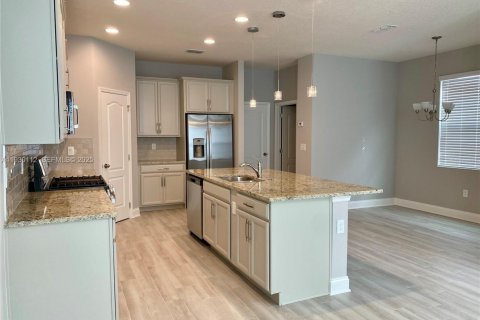 Снять в аренду виллу или дом в Уинтер-Гарден, Флорида 3 спальни, 166.85м2, № 1988657 - фото 5