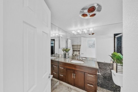 Condo in Deerfield Beach, Florida, 1 bedroom  № 2377236 - photo 22