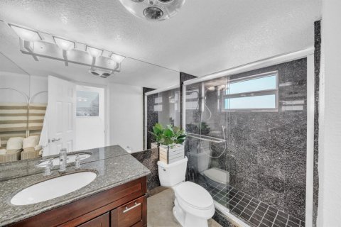 Condo in Deerfield Beach, Florida, 1 bedroom  № 2377236 - photo 23