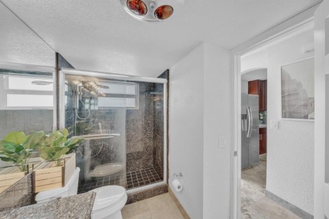 Condo in Deerfield Beach, Florida, 1 bedroom  № 2377236 - photo 24