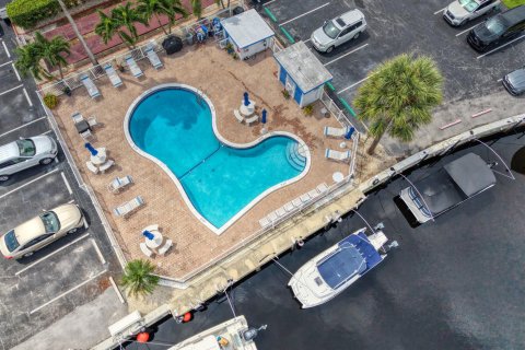 Condo in Deerfield Beach, Florida, 1 bedroom  № 2377236 - photo 29