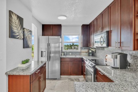 Condo in Deerfield Beach, Florida, 1 bedroom  № 2377236 - photo 16