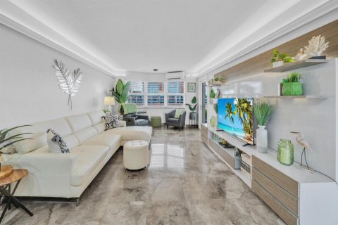 Condo in Deerfield Beach, Florida, 1 bedroom  № 2377236 - photo 6