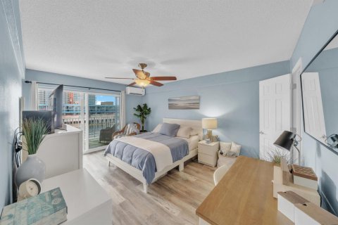 Condo in Deerfield Beach, Florida, 1 bedroom  № 2377236 - photo 9
