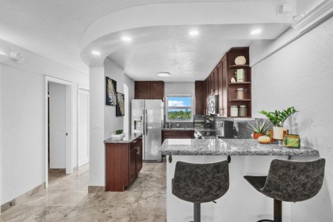 Condo in Deerfield Beach, Florida, 1 bedroom  № 2377236 - photo 15