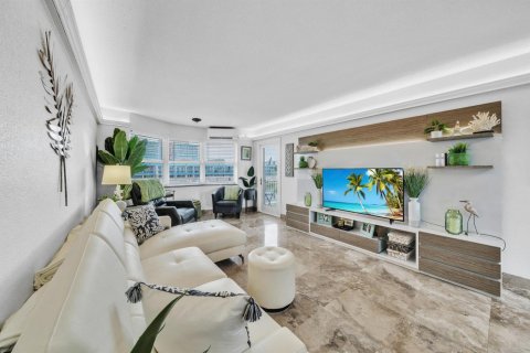 Condo in Deerfield Beach, Florida, 1 bedroom  № 2377236 - photo 4