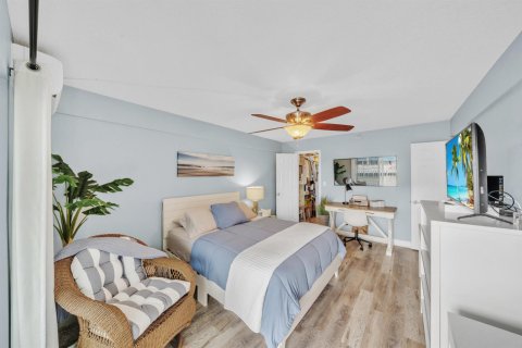 Condo in Deerfield Beach, Florida, 1 bedroom  № 2377236 - photo 12