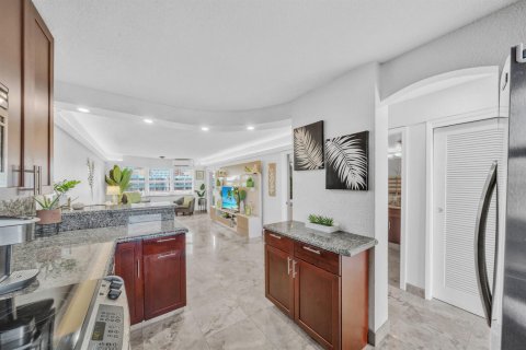 Condo in Deerfield Beach, Florida, 1 bedroom  № 2377236 - photo 20
