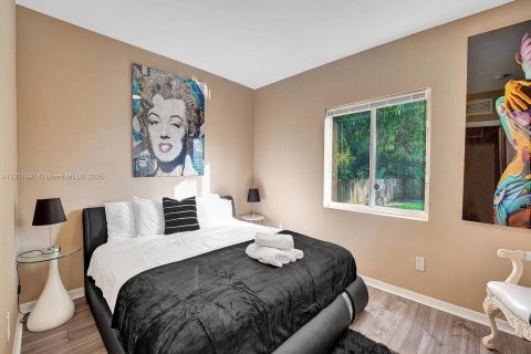 House in Miami, Florida 3 bedrooms, 106.19 sq.m. № 1972491 - photo 5