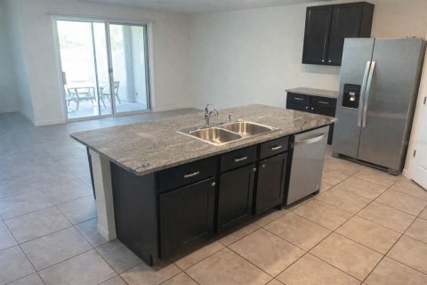 Villa ou maison à louer à Wildwood, Floride: 4 chambres, 168.71 m2 № 2109396 - photo 6