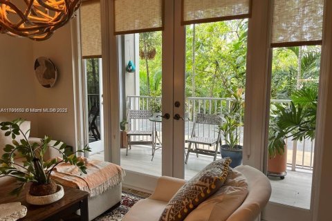 Condominio en venta en Miami, Florida, 1 dormitorio, 91.32 m2 № 1936553 - foto 3