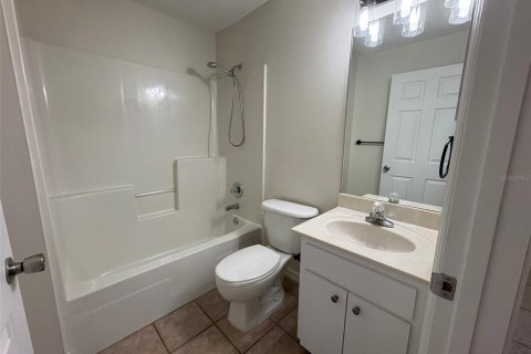 Villa ou maison à louer à Poinciana, Floride: 2 chambres, 72.84 m2 № 2406288 - photo 25