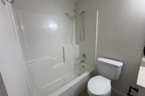 Villa ou maison à louer à Poinciana, Floride: 2 chambres, 72.84 m2 № 2406288 - photo 24
