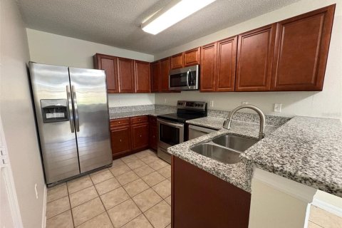 Villa ou maison à louer à Poinciana, Floride: 2 chambres, 72.84 m2 № 2406288 - photo 15