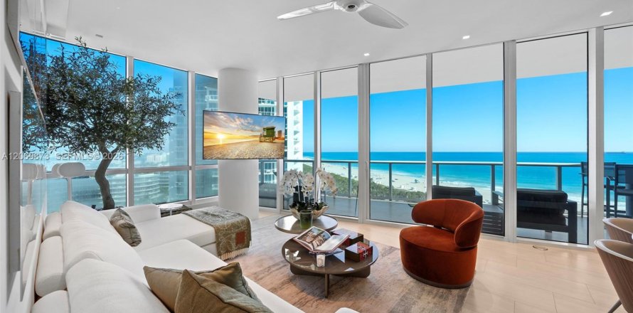Condominio en Miami Beach, Florida, 2 dormitorios  № 2295813