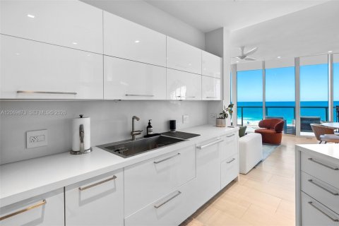 Condominio en venta en Miami Beach, Florida, 2 dormitorios, 148.18 m2 № 2295813 - foto 7