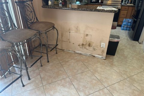 Villa ou maison à vendre à Coral Springs, Floride: 4 chambres, 230.77 m2 № 1988049 - photo 11