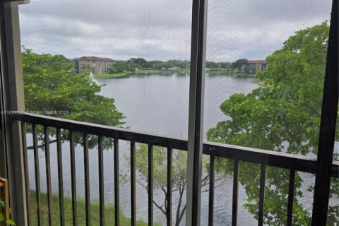 Copropriété à vendre à Pembroke Pines, Floride: 2 chambres, 142.42 m2 № 1947141 - photo 12